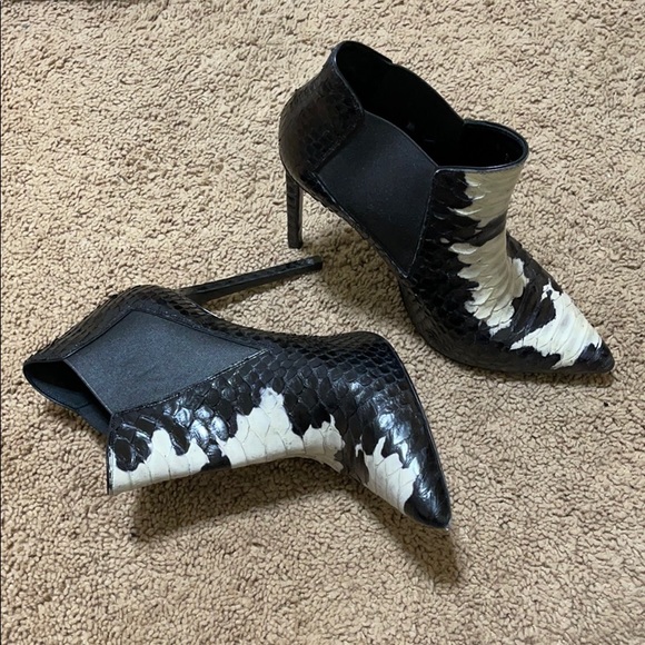 Saint Laurent Pointy Toe Ankle Booties (exotic) - Picture 6 of 6